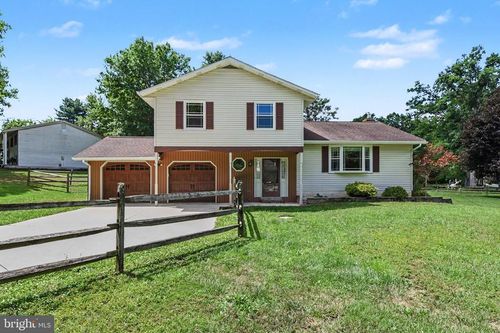 1142 Petersburg Rd, BOILING SPRINGS, PA, 17007-9516 | Card Image