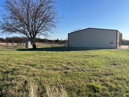 820 Highway 101 N, Sunset, TX, 76270-7252 | Card Image