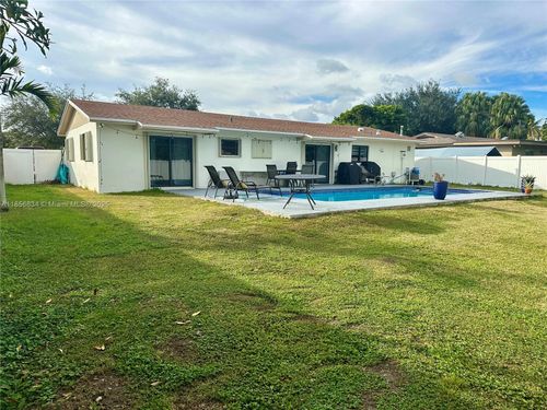 18133 Sw 93rd Ave, Palmetto Bay, FL, 33157-5741 | Card Image