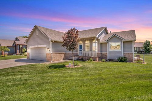 1430 Redbud Ct, Halstead, KS, 67056-2354 | Card Image