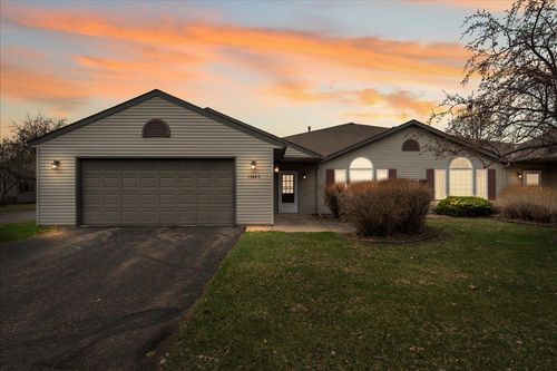 1344c-1344 Carriage Dr, HUDSON, WI, 54016-7235 | Card Image