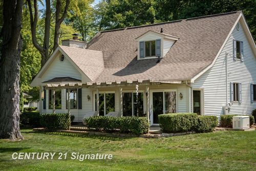 33 Ferro St, Sanford, MI, 48657 | Card Image