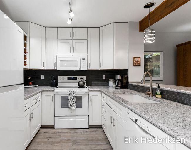 D - 17879 Hidden Dunes Ln, Condo with 2 bedrooms, 3 bathrooms and null parking in Spring Lake MI | Image 17