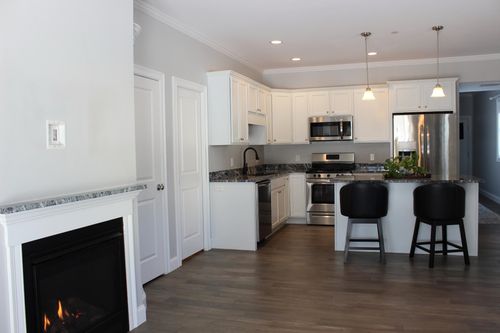 unit-1-17 Callaway Dr, Concord, NH, 03301-4686 | Card Image