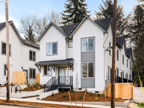 1-8630 Sw 21st Ave, Portland, OR, 97219-4100 | Card Image