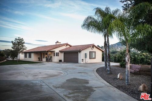 30135 Rolling Hills Dr, Valley Center, CA, 92082-3342 | Card Image