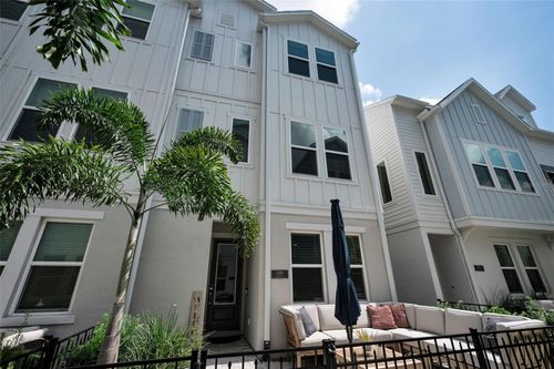 2458 Mangum Ct, SARASOTA, FL, 34237-4741 | Card Image