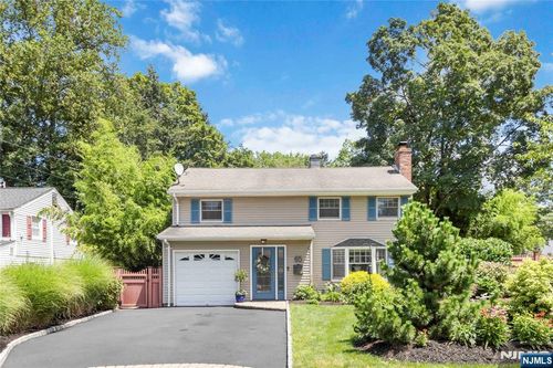 65 W Saddle River Rd, Waldwick, NJ, 07463-2434 | Card Image