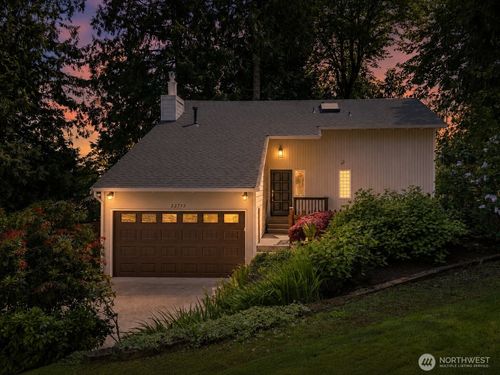 22713 Ne 12th Place, Sammamish, WA, 98074 | Card Image