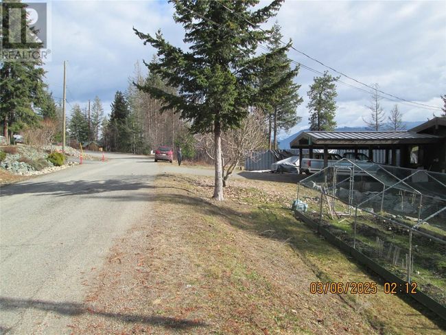 5305 Meadow Creek Cres, House other with 4 bedrooms, 3 bathrooms and 5 parking in Celista BC | Image 7
