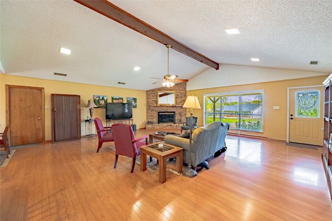162 1 St Oak Dr, House other with 2 bedrooms, 2 bathrooms and null parking in Enchanted Oaks TX | Image 6