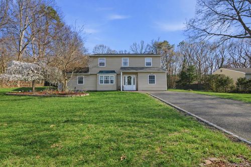 4 Howard St, Selden, NY, 11784-3500 | Card Image