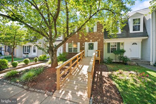 10 Redlin Ct, STERLING, VA, 20165-5624 | Card Image
