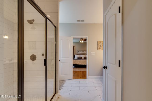 primary bath | Image 23