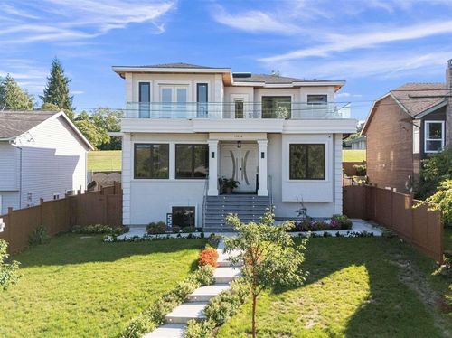 {{alt}} | Card Image