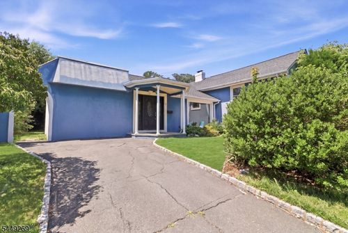 200 Mccosh Rd, Montclair, NJ, 07043-2106 | Card Image