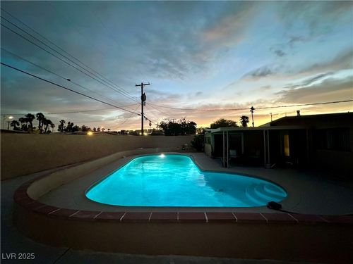 1615 Palora Ave, Las Vegas, NV, 89169-2575 | Card Image