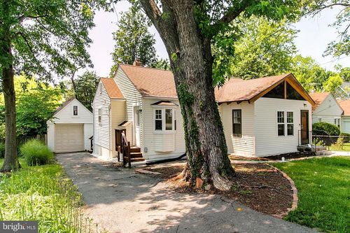 2904 Fairmont St, FALLS CHURCH, VA, 22042-1307 | Card Image