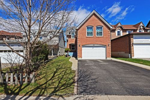 32 Chapman Dr, Ajax, ON, L1T3C3 | Card Image