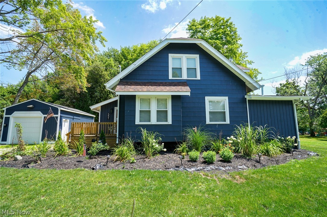1st St, Lake Milton, OH 44429
