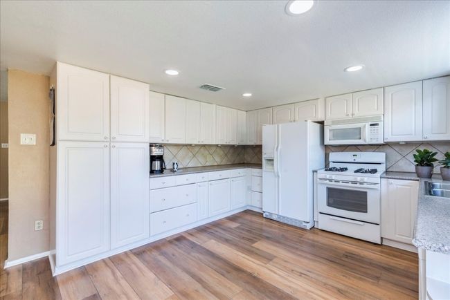 Open Kitchen. | Image 10