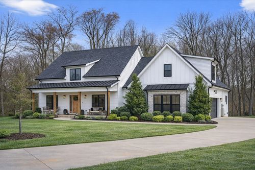 1611 Rosebury Ln, Clarksville, TN, 37043-8077 | Card Image