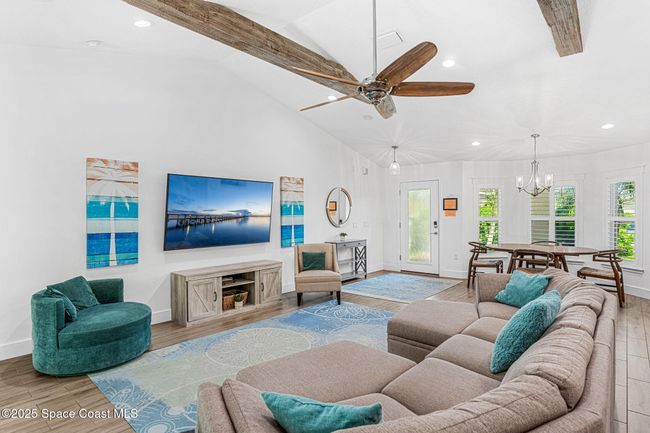 Exposed wood beams | Image 9