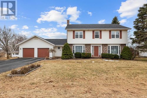 380 Hunter Ave, Summerside, PE, C1N5T2 | Card Image