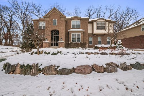 146 Crosbie Ct, Lake Orion, MI, 48362-2180 | Card Image