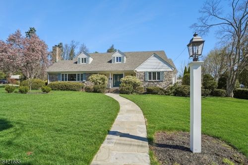 5 Witherspoon Rd, Clifton, NJ, 07013-4008 | Card Image
