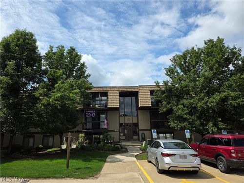 9630 Cove Drive, North Royalton, OH, 44133 | Card Image