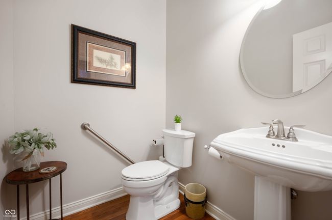 Powder Bath on Main level | Image 24