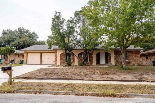 123 Granada Dr, Universal City, TX, 78148-3134 | Card Image