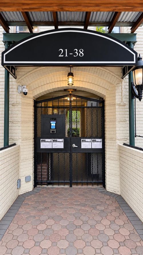 2c-21-38 35th Street, New York, NY, 11105 | Card Image