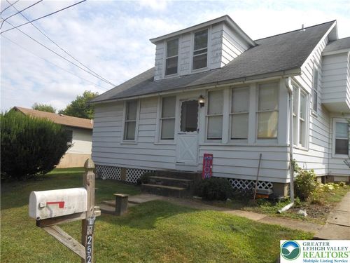 2520 Riegel St, BETHLEHEM, PA, 18020-4366 | Card Image