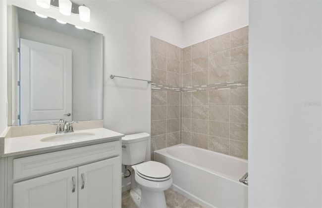 Bath 2 | Image 18