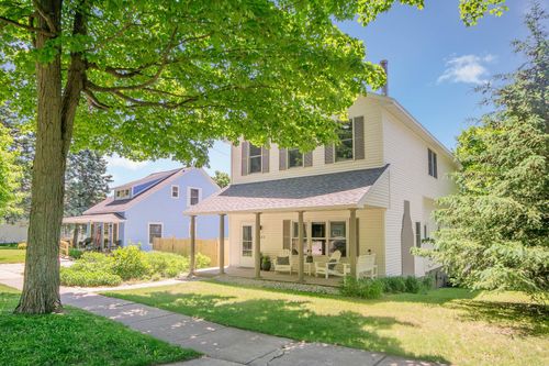 314 Leelanau Ave, Frankfort, MI, 49635-9650 | Card Image