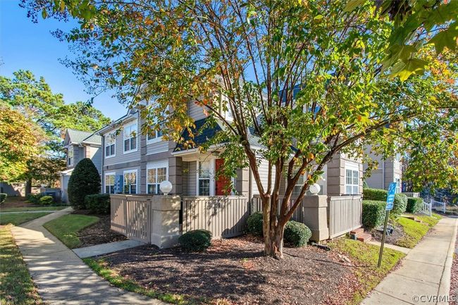 803 Queens Way, Condo with 2 bedrooms, 2 bathrooms and null parking in Williamsburg VA | Image 3