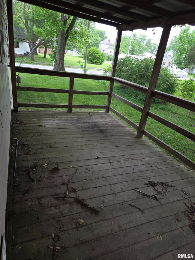 201 E 3 Rd St, Home with 3 bedrooms, 2 bathrooms and 2 parking in Christopher IL | Image 27