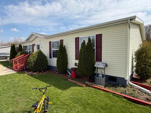 91-897 E Lake St, Lake Mills, WI, 53551-1777 | Card Image
