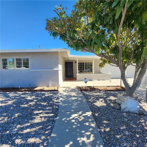 672 N 17th St, Banning, CA, 92220-4102 | Card Image