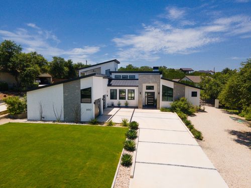 690 Kings Point Dr, Canyon Lake, TX, 78133-3232 | Card Image