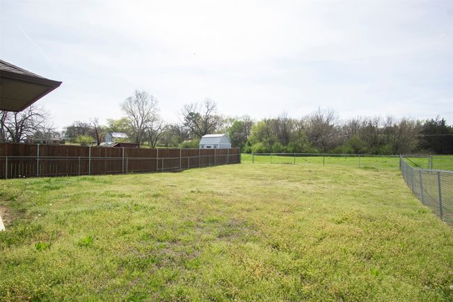 704 E Bullock St, House other with 3 bedrooms, 2 bathrooms and null parking in Denison TX | Image 22