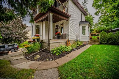 144 Queen St E, House other with 3 bedrooms, 3 bathrooms and 6 parking in Cambridge ON | Image 3