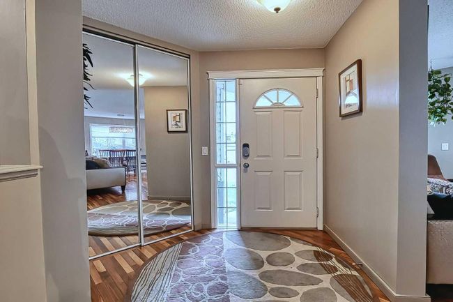 78 Tuscarora Close Nw, Home with 4 bedrooms, 3 bathrooms and 4 parking in Calgary AB | Image 4
