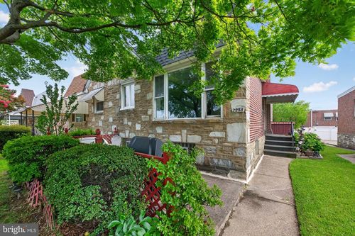 2233 Solly Ave, PHILADELPHIA, PA, 19152-2807 | Card Image