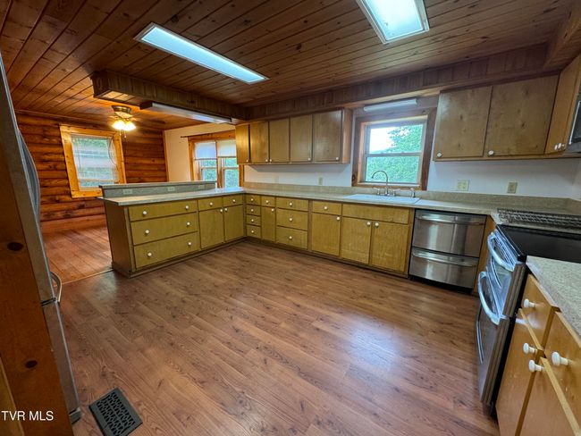 2401 Egan Rd, House other with 4 bedrooms, 3 bathrooms and null parking in Big Stone Gap VA | Image 21