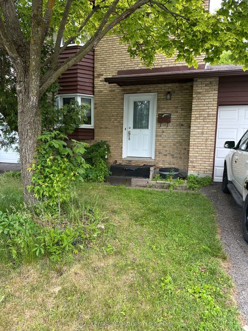 322 Av Des Epinettes, Orléans, ON, K1E2L6 | Card Image