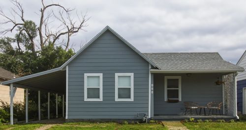 121 Se 5th St, Newton, KS, 67114-3716 | Card Image