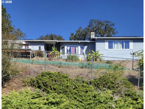 1751 Ne Beulah Dr, Roseburg, OR, 97470-2174 | Card Image